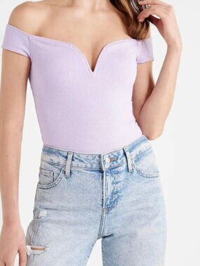 Lavender Ribbed Off-Shoulder V-Neck Bodysuit (M)